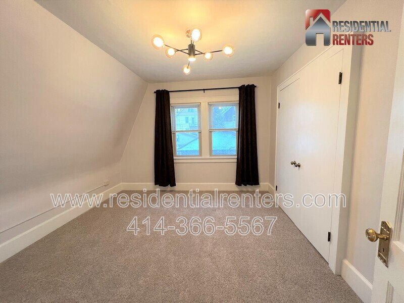 Charming Bayview Upper, Humboldt Park, Chill On the Hill, Garage Parking! property image