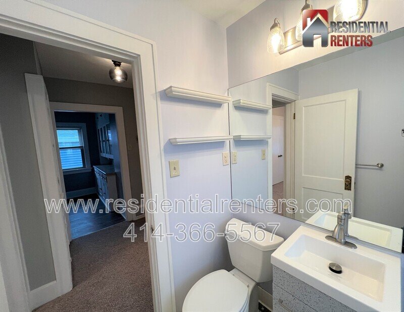 Charming Bayview Upper, Humboldt Park, Chill On the Hill, Garage Parking! property image