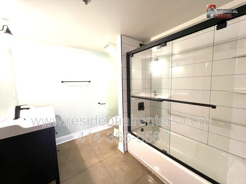 Rare Open Concept Riverwest Loft, Garage Parking Included, Cream City Brick, Pet Friendly! property image