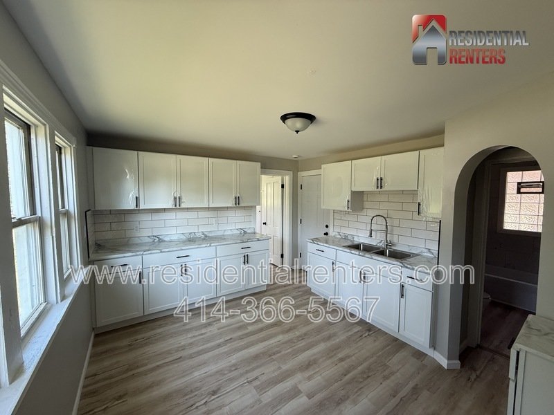 Harambee Neighborhood 3BR Lower Duplex, Just Renovated, Hardwood Flooring Throughout, Pet Friendly! property image