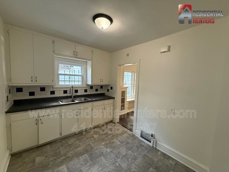 Spacious 3BR Single-Family Home in Old North Milwaukee – Great Location! property image