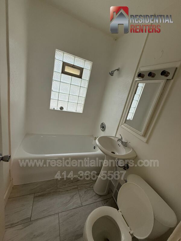 Spacious 3BR Single-Family Home in Old North Milwaukee – Great Location! property image