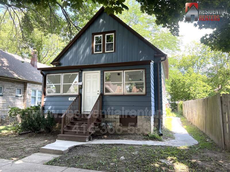 Single Family Home, Hardwood Floors, SS Applicances, Fenced Yard, Pets Ok! property image