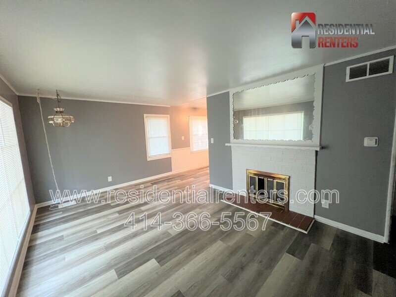 Single Family Home, Fenced Yard, Garage Parking, Pets Welcome property image