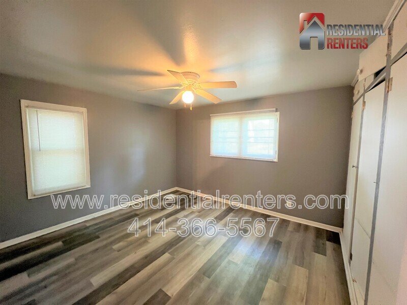 Single Family Home, Fenced Yard, Garage Parking, Pets Welcome property image