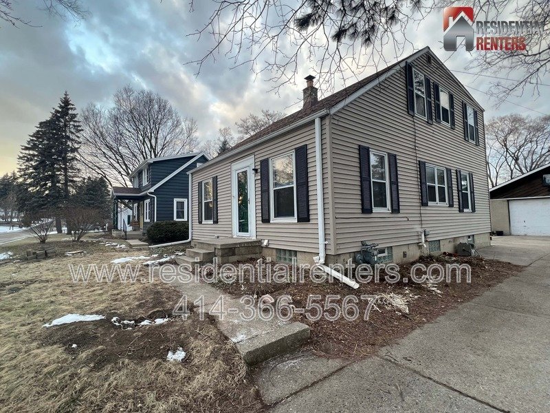 Wauwatosa Two Story Single Family undergoing full renovations.  Garage Parking, Pets Welcome. property image
