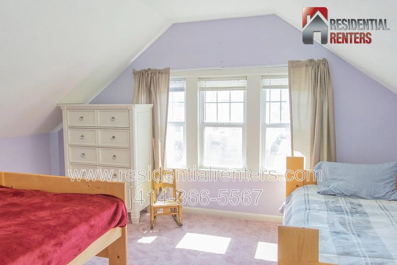Spacious 4-Bedroom Home with Garage, Off-Street Parking & On-Site Laundry property image