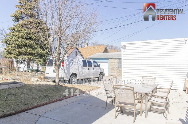 Spacious 4-Bedroom Home with Garage, Off-Street Parking & On-Site Laundry property image