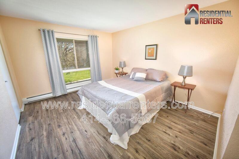 Spacious 2-Bedroom Condo with River Views, Pool & Heated Garage. Great Location! property image