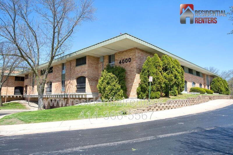 Spacious 2-Bedroom Condo with River Views, Pool & Heated Garage. Great Location! property image