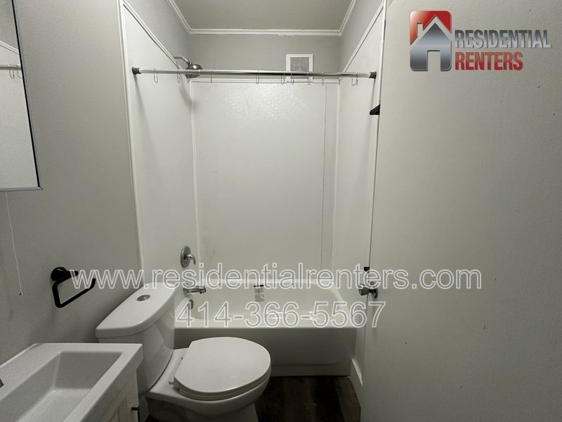 Sherman Blvd 3BR House, Just Renovated, Hardwood Flooring Throughout, Pet Friendly! property image