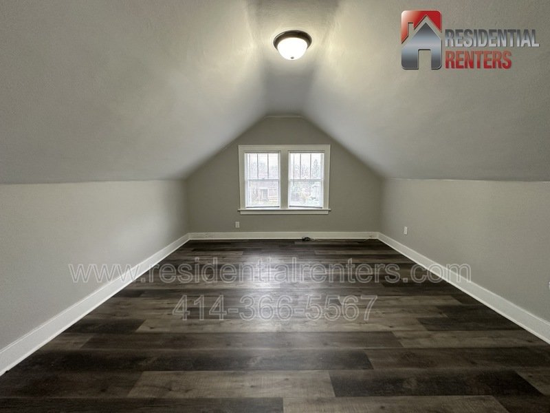 Sherman Blvd 3BR House, Just Renovated, Hardwood Flooring Throughout, Pet Friendly! property image