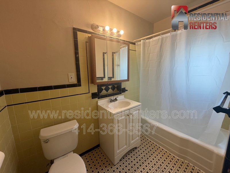 Riverwest 3BR Upper Duplex, Private Balcony, Yard & 2 Off-Street Parking Spaces! property image