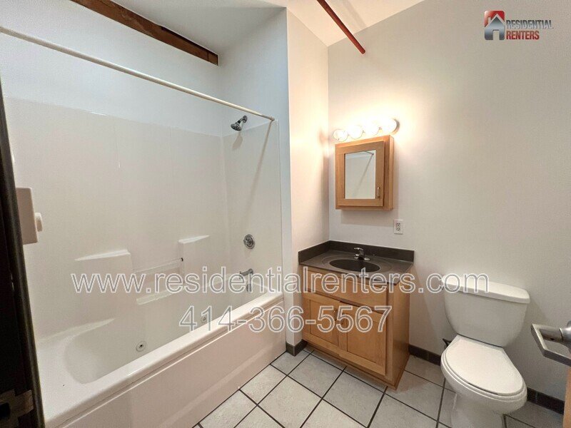 Rare Western Leather Lofts Studio, Cream City Brick, Exposed Timber Beams, Radiant Heated Flooring. property image