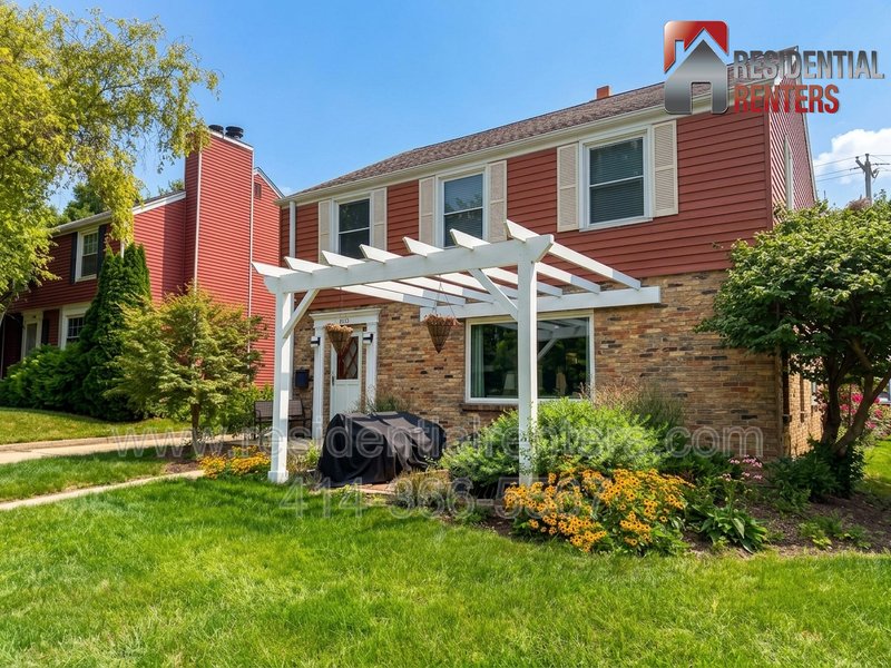 Bay View Charmer, 3BR Home, Finished Rec Room, Fenced Yard & 2-Car Garage! property image