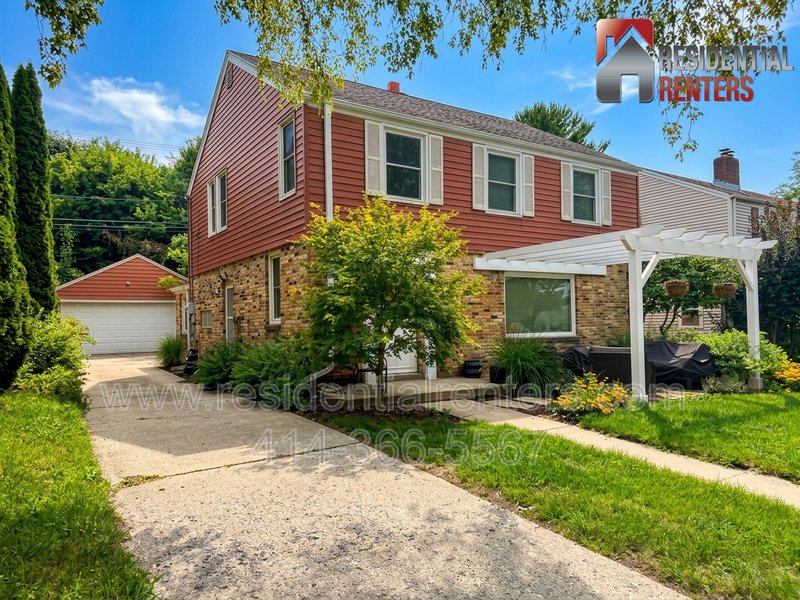 Bay View Charmer, 3BR Home, Finished Rec Room, Fenced Yard & 2-Car Garage! property image
