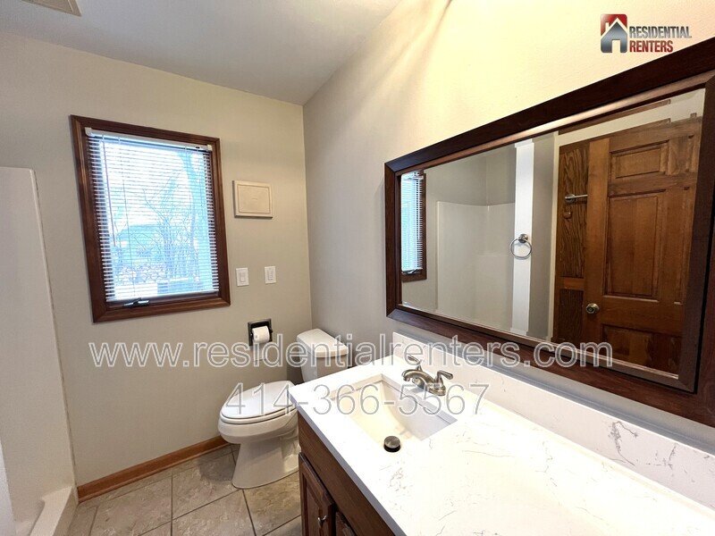 Beautifully Remodled Single Family Home, Garage Parking, Finished Basement, 2Baths property image