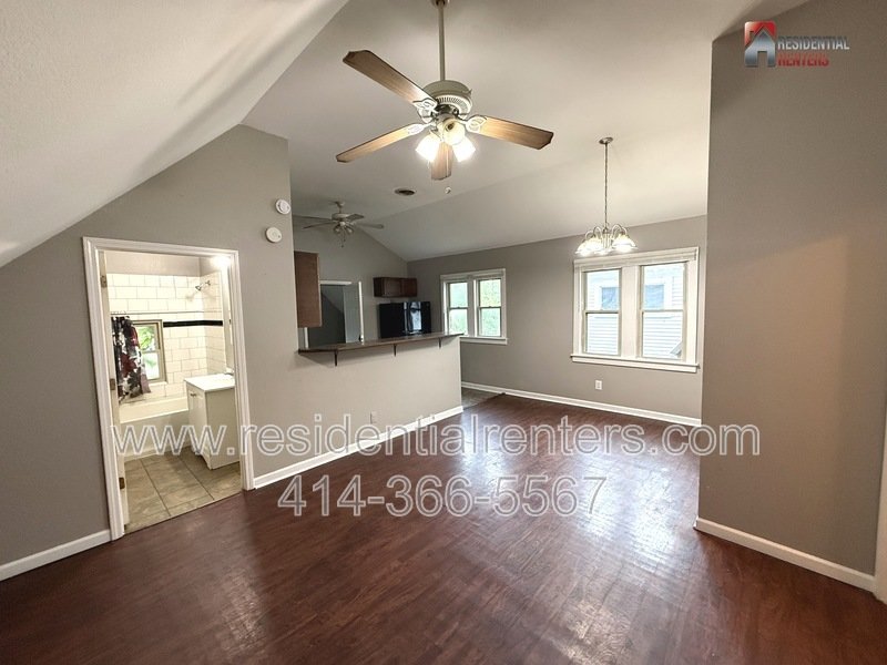 Spacious Upper Floor Duplex, Harambee Neighborhood, Parking Available! property image