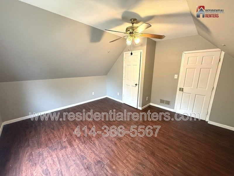 Spacious Upper Floor Duplex, Harambee Neighborhood, Parking Available! property image