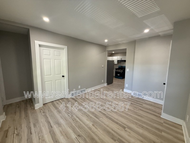 West Allis 2 Bedroom Lower Front, Just Updated, Stainless, Granite, Luxury Plank, Stainless, Granite, Luxury Plank, Pets OK! property image