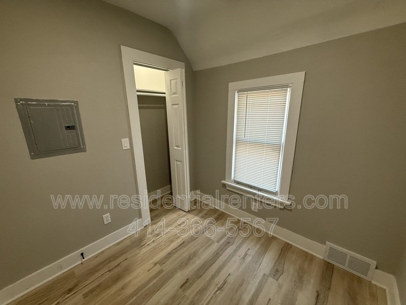 West Allis 2 Bedroom Lower Front, Just Updated, Stainless, Granite, Luxury Plank, Stainless, Granite, Luxury Plank, Pets OK! property image
