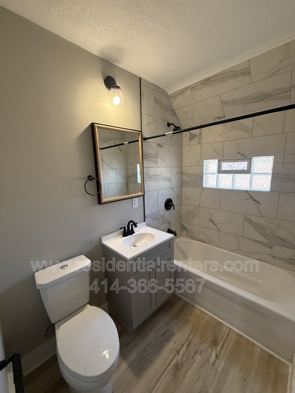 West Allis 2 Bedroom Lower Front, Just Updated, Stainless, Granite, Luxury Plank, Stainless, Granite, Luxury Plank, Pets OK! property image