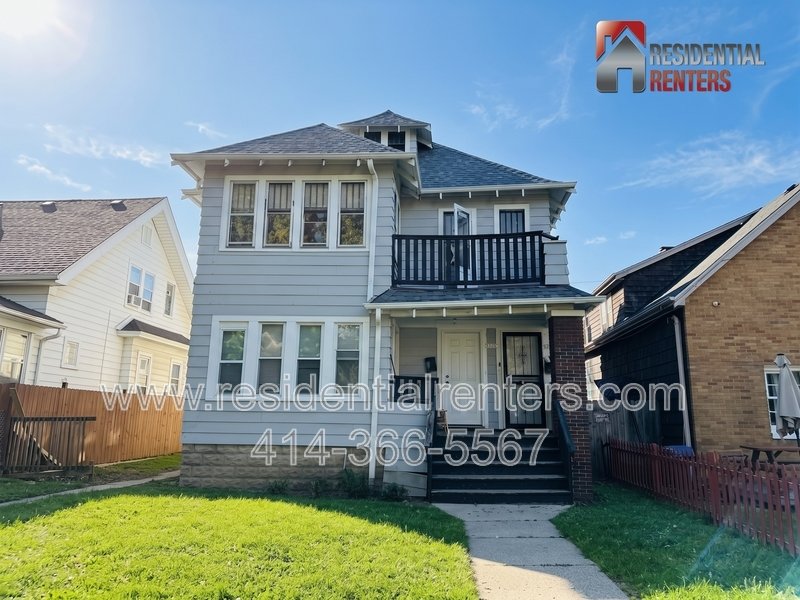 Spacious Upper Floor Duplex, Saint Joseph Neighborhood, Pet Friendly! property image
