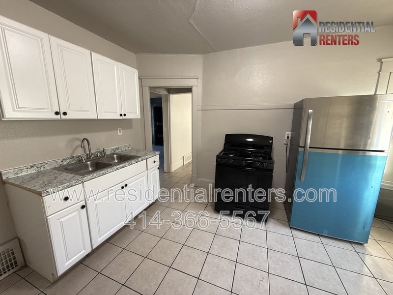 Spacious Upper Floor Duplex, Saint Joseph Neighborhood, Pet Friendly! property image