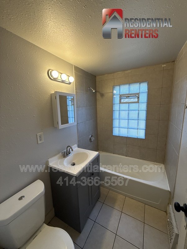 Spacious Upper Floor Duplex, Saint Joseph Neighborhood, Pet Friendly! property image