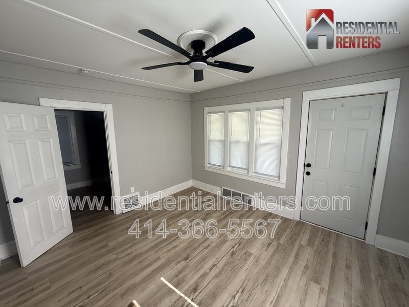West Allis 1 Bedroom Lower Right, Just Updated, Stainless, Granite, Luxury Plank, Stainless, Granite, Luxury Plank, Pets OK! property image