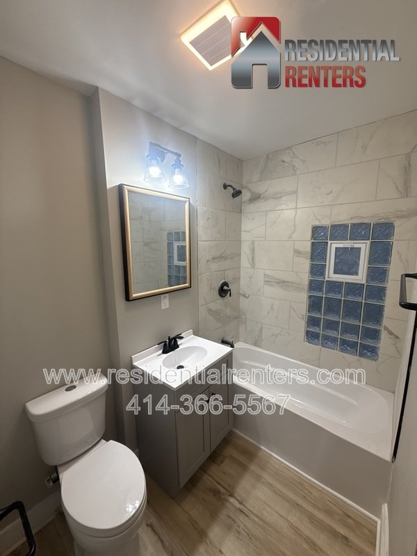 West Allis 1 Bedroom Lower Right, Just Updated, Stainless, Granite, Luxury Plank, Stainless, Granite, Luxury Plank, Pets OK! property image