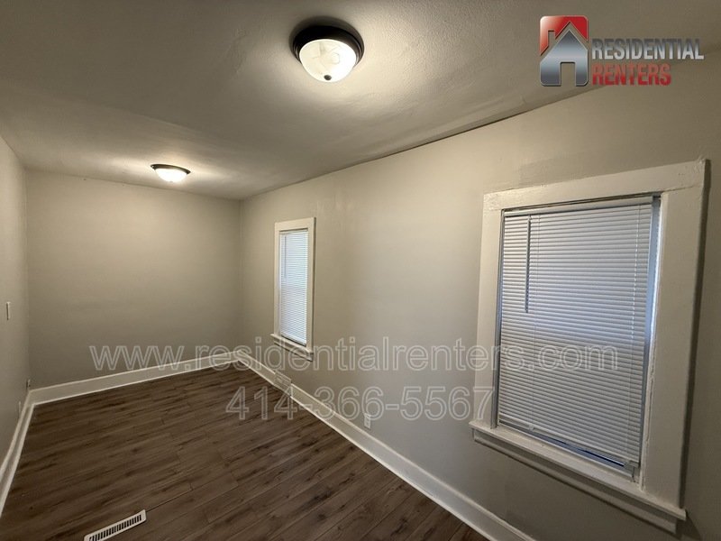 West Allis 1 Bedroom Lower Right, Just Updated, Stainless, Granite, Luxury Plank, Stainless, Granite, Luxury Plank, Pets OK! property image