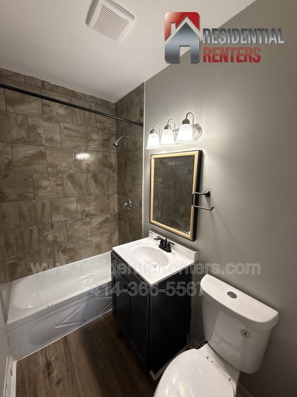 West Allis 1 Bedroom Lower Right, Just Updated, Stainless, Granite, Luxury Plank, Stainless, Granite, Luxury Plank, Pets OK! property image