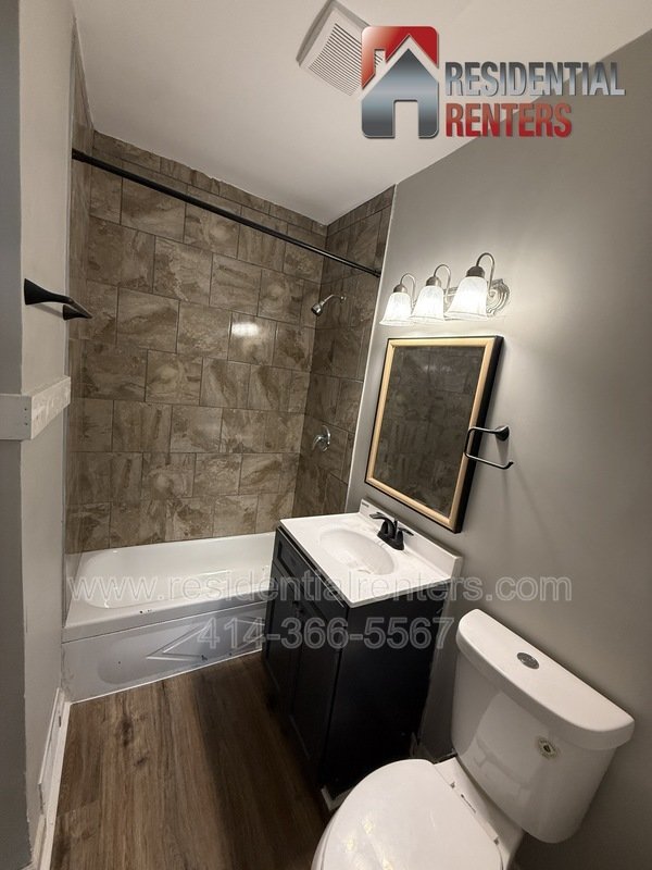 West Allis 1 Bedroom Lower Right, Just Updated, Stainless, Granite, Luxury Plank, Stainless, Granite, Luxury Plank, Pets OK! property image
