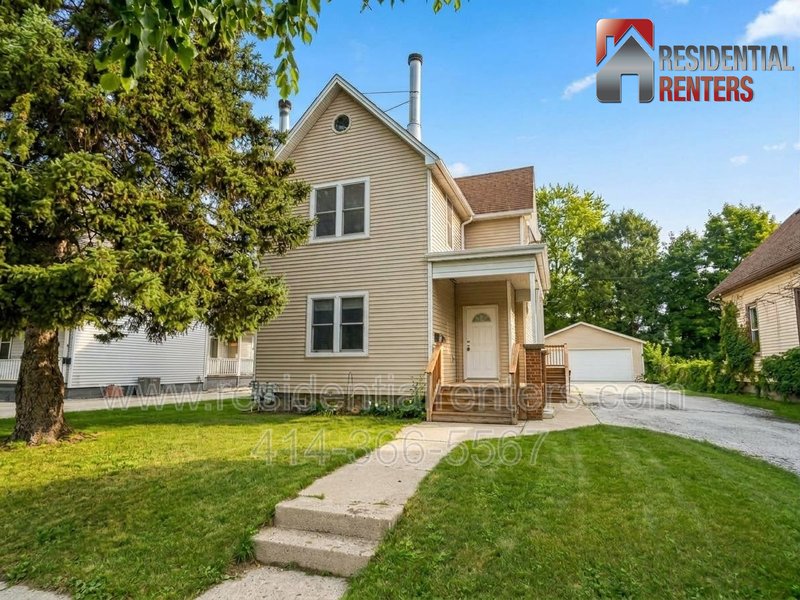 Bay View Lower Duplex, Hardwood Floors, Fireplace, Garage Parking & Pets Welcome! property image